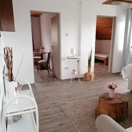 Marianna شقة Gyenesdiás